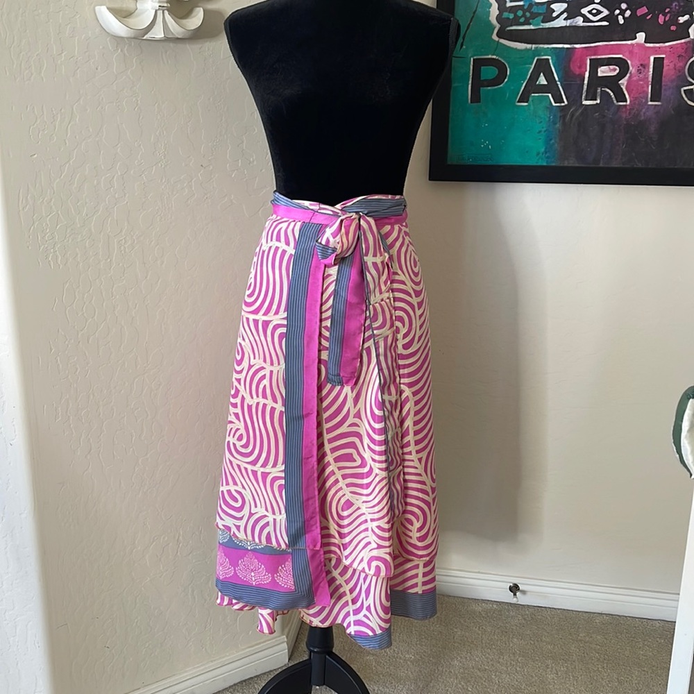 Beautiful NWT Fashion Secrets / Island Republic 1 Skirt / 100 Looks